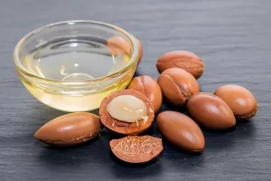 روغن آرگان چیست به همراه بررسی 4 تاثیر آن بر روی پوست و مو 